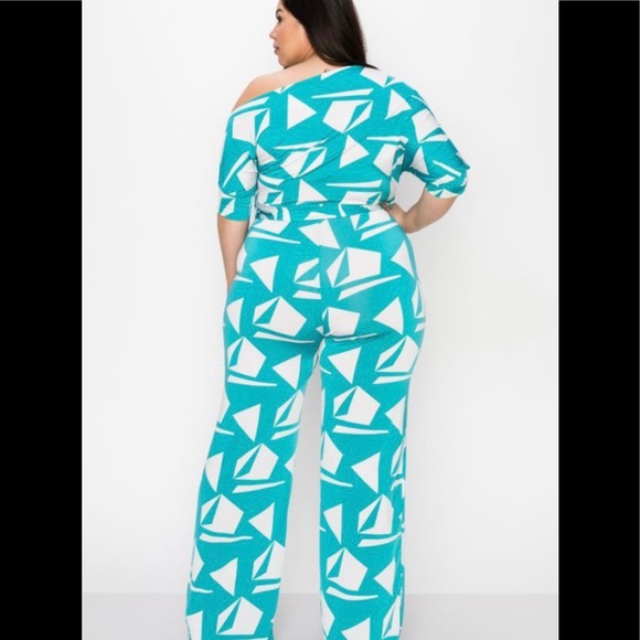 Lia - Picture 2 of 2